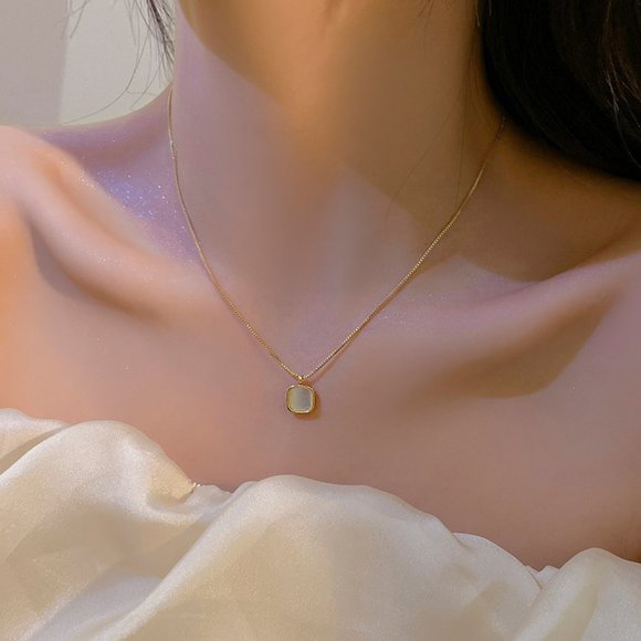 GOLICC Light Luxury Square Shell Necklace - Picture 8 of 9
